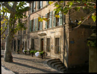 Restaurant in Avignon, facing the Palais des Papes±±