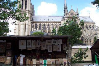 Bookseller's kiosk on the left bank of the Seine, across from Notre Dame ±±