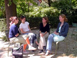 Katherine, Elizabeth, Laura, Katie in the Jardin du Luxembourg 