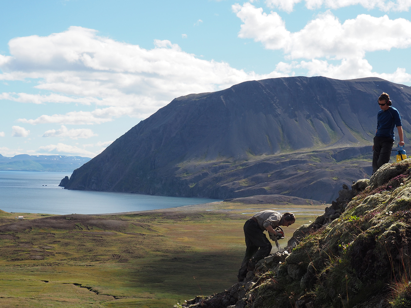 Max and Will drilling in northern Flateyjarskagi